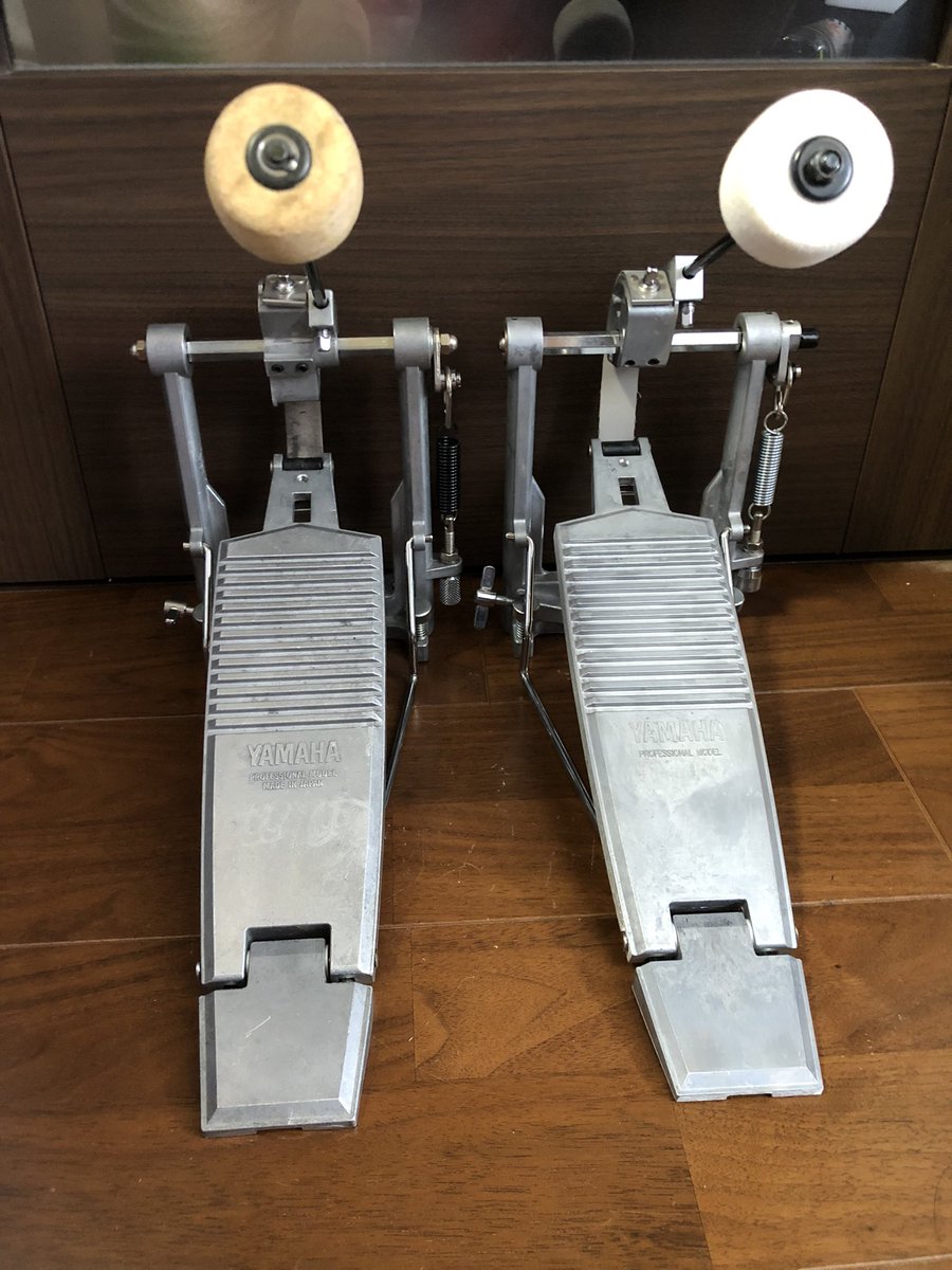 LOUDNESS_K's tweet photo. #FP710
#FP720

ペダル変えました。

30数年の酷使に耐えてきたFP710🥁
だいぶガタがきてたので…
楽器屋で偶然に出会ったFP720🥁
友達と勢いで買っちゃったよね（笑）

これっ‼️
足に吸い付くようなベルトドライブ！
バスドラ連打で踏み倒しますʬʬʬʬʬ

皆様ごきげんよう。

壁|(-ι_- )))。。。ｻｻｻ https://t.co/jCGKLHlvEl