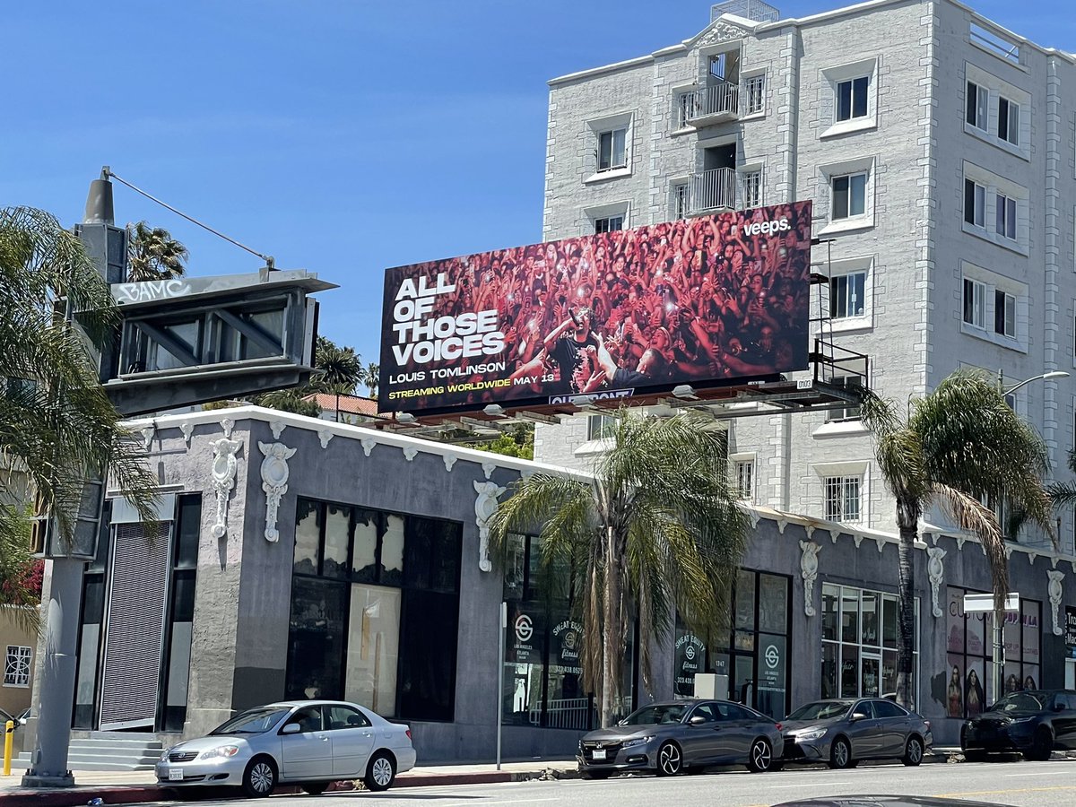 LouisTEcuador's tweet photo. 📸|| Fotito de un cartel publicitario de   #AllOfThoseVoices en Hollywood! 💫

🦄 https://t.co/CgVvps6kQ0