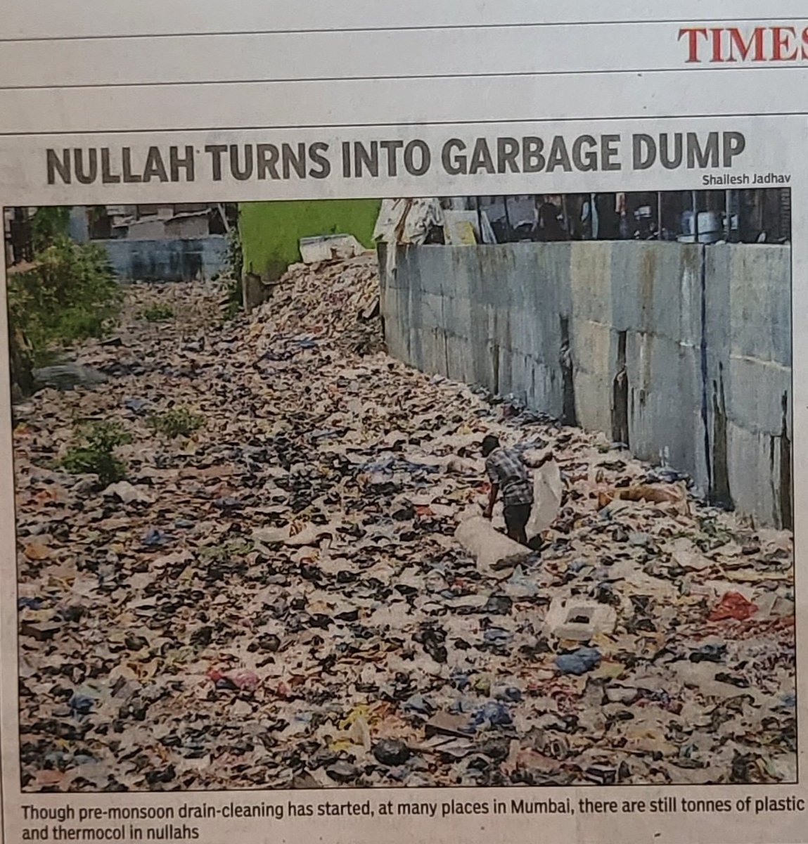 jskeshriya's tweet photo. Has Pre-monsoon drain cleaning started ??
There are still tonnes of #plastic & #thermocol in #nullahs ..... Nullah turns into #garbage dump.
#iqbalsinghchahal #BMCMumbai #MCGM #AshwiniBhide https://t.co/lxbLSq3zm2