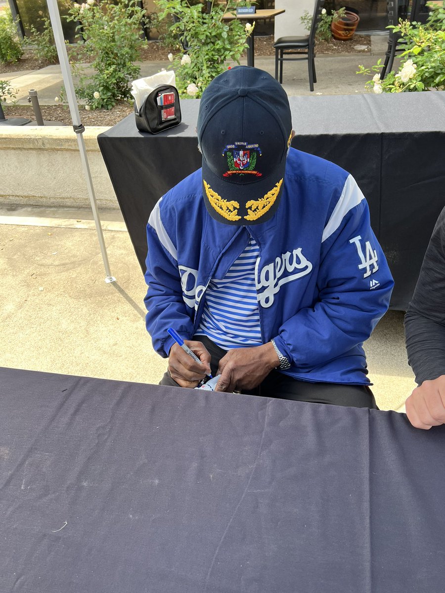 Ray🤙🏽 on Twitter "Went and met Manny Mota earlier. What a kind