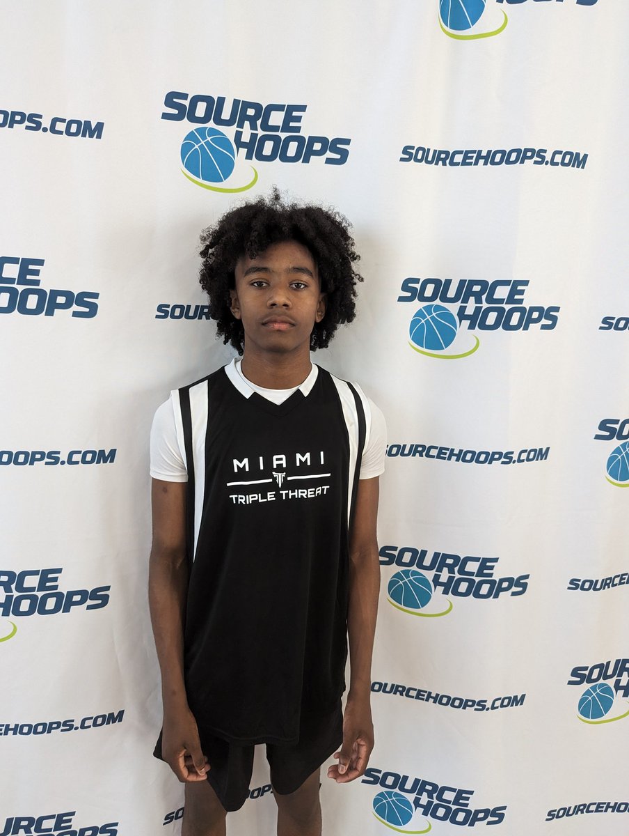 SourceHoops's tweet image. 2026 Raheem Dyce (Miami Triple Threat/Palmetto) is a crafty point guard that is steadily improving. Had an impressive showing today. #SourceHoops #MiamiSpringClassic