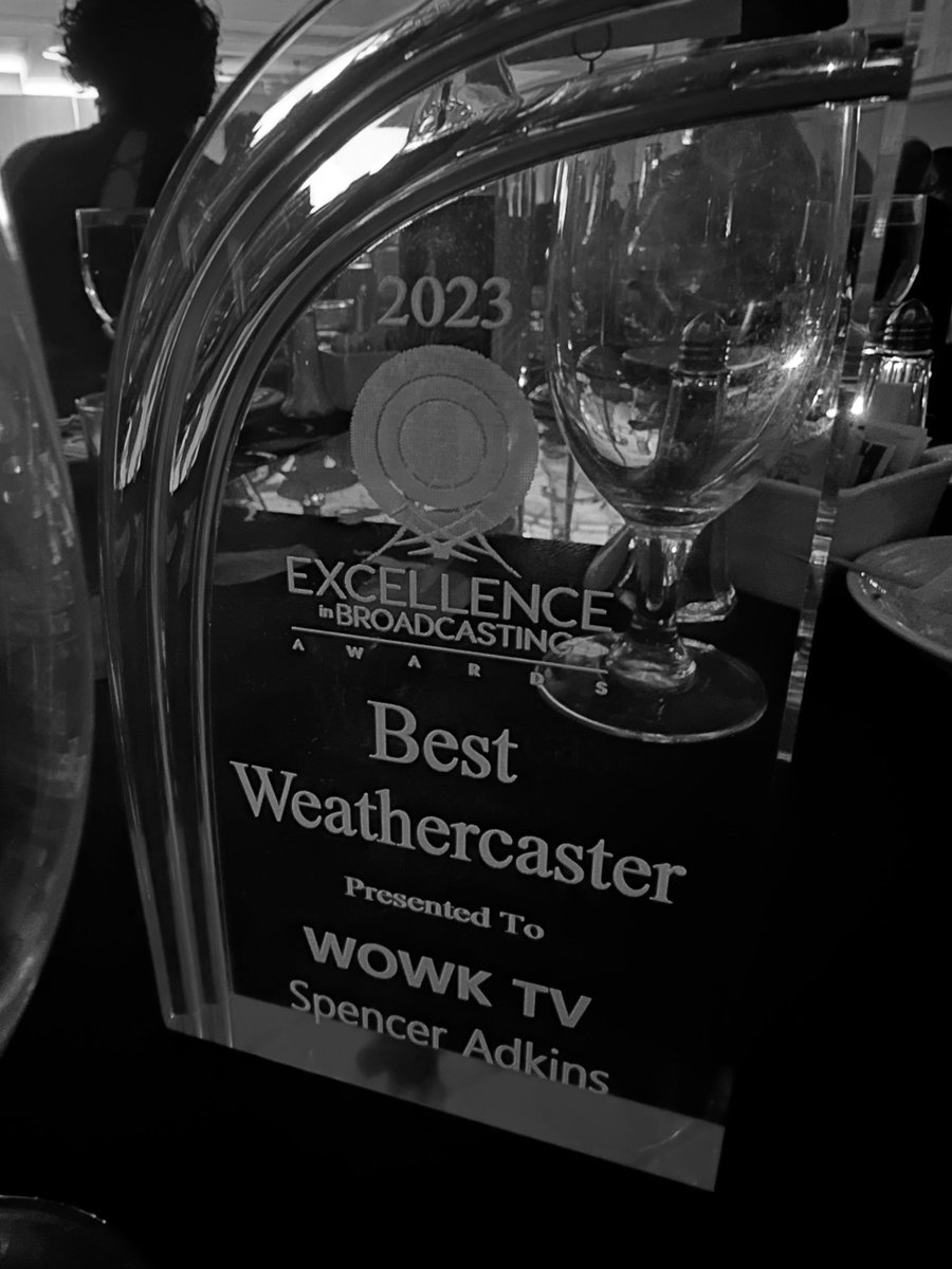 So appreciative to win the WVBA Best Weathercaster award tonight - and as I said : It’s such an honor because all my colleagues are so good.  And I mean that sincerely!  I respect you all so much❗️To work in the same business with you all is an honor each and every day! 📺🥇😊