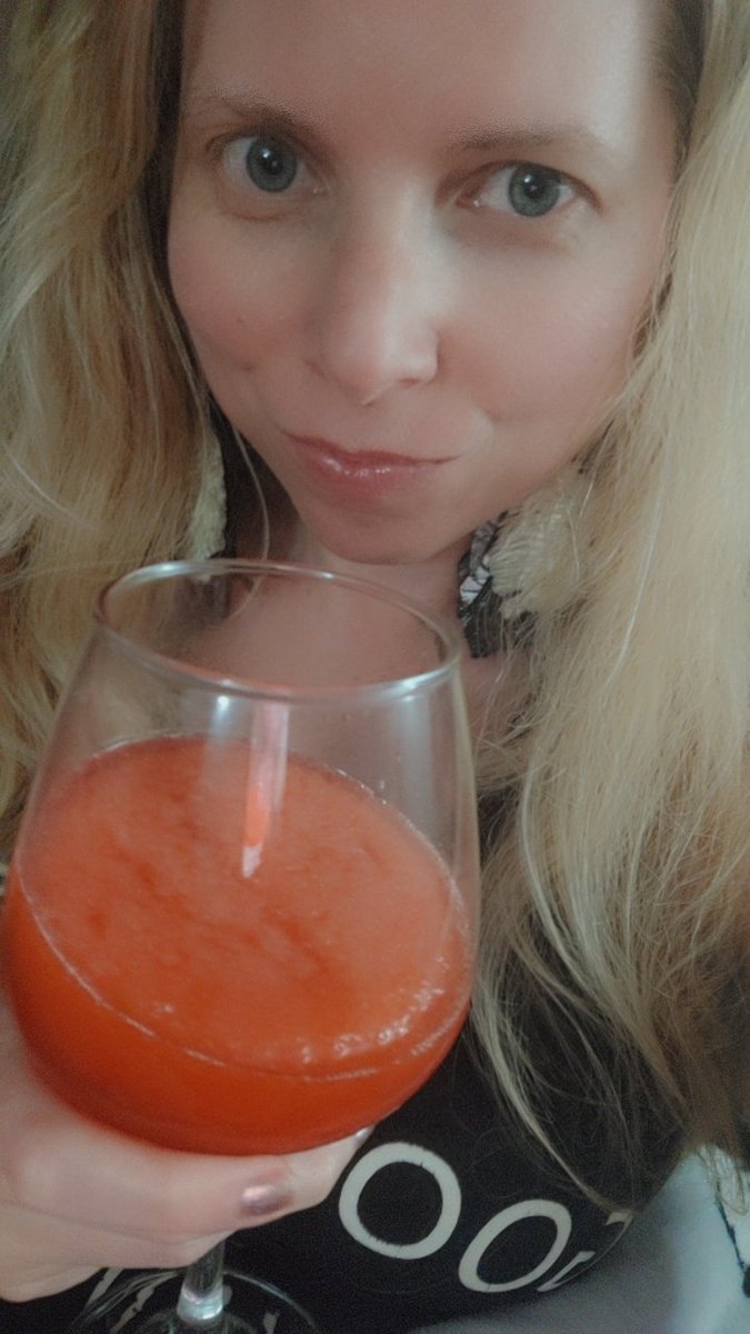 Blondeg49754046's tweet photo. Not wasted, but feelin good in Margaritaville. ๐น๐ #drinkaby
Cheers 2 the weekend. https://t.co/y7rcb9a79u