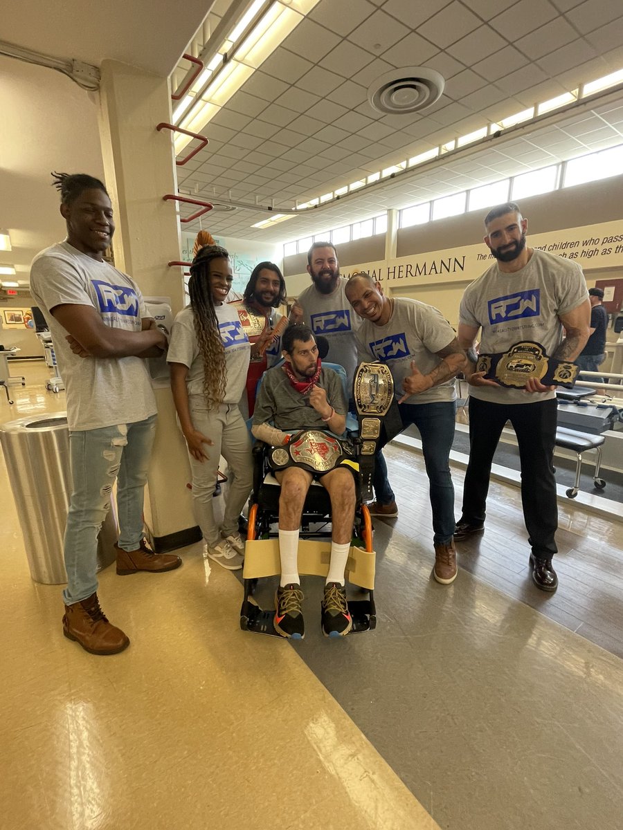 LindseyRose_FTX's tweet image. Today I joined my @TheOfficialROW family at TIRR Memorial Hermann to celebrate #RodeoDay. We met so many amazing patients and their families, toured with kind-hearted staff and enjoyed a variety of games and sweet treats! Always fun hanging with @RealSharmell &amp;amp; crew!!