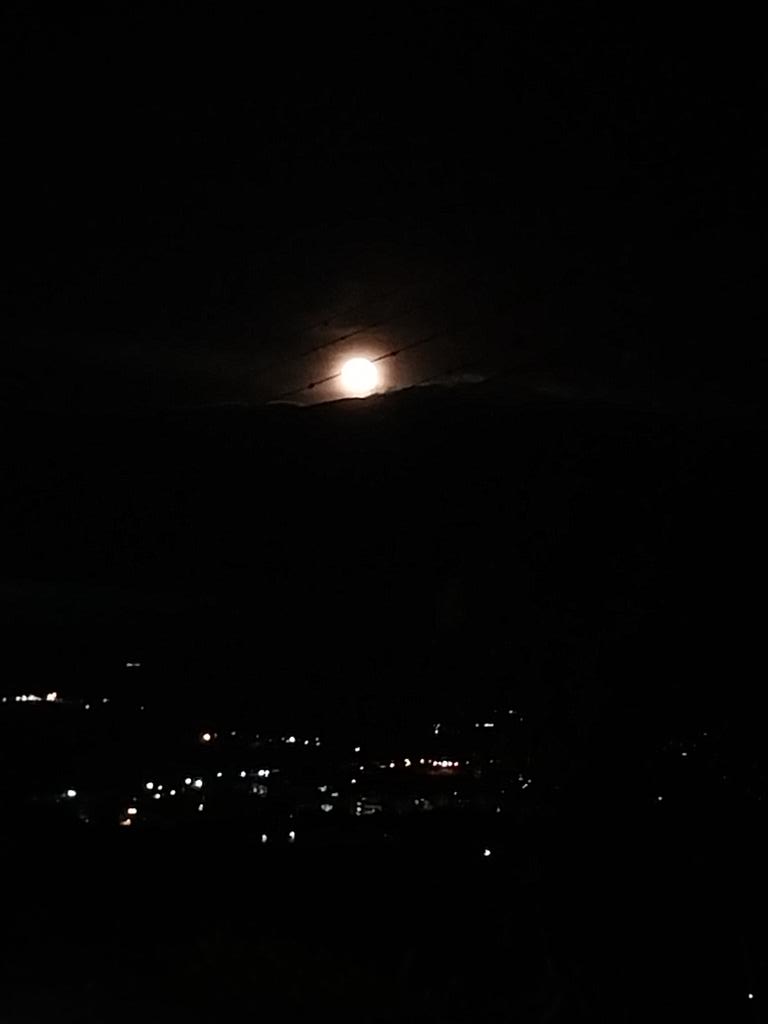 yolite's tweet photo. Noche de #LunaLlena 🌝 https://t.co/Su6LkI7HCe