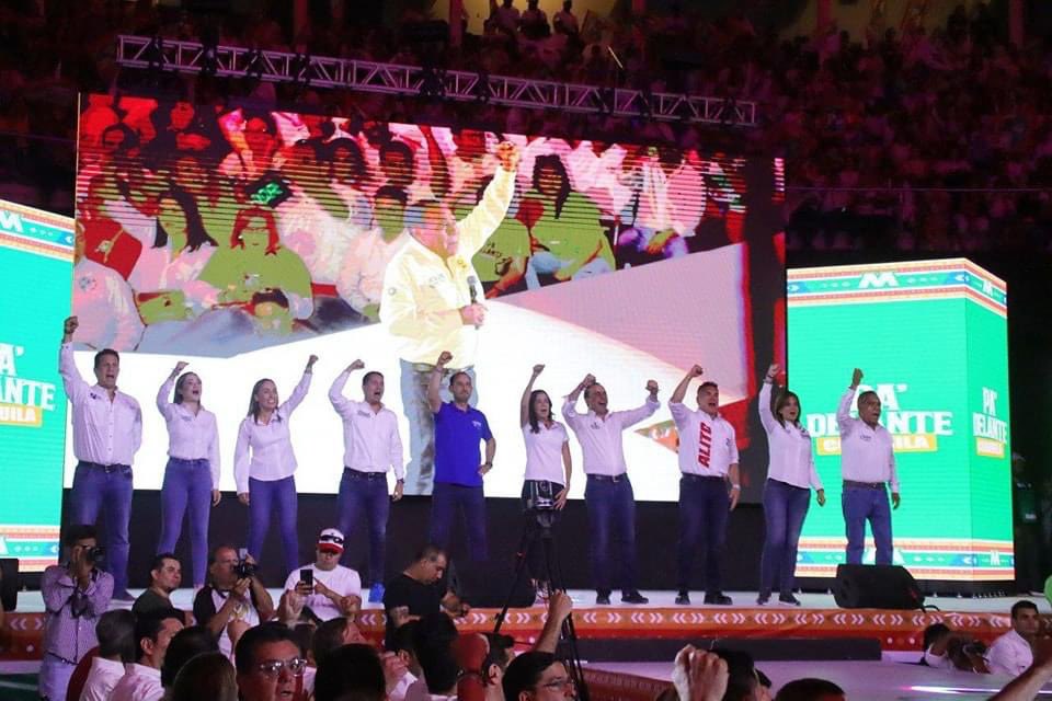 RONOFRE58's tweet photo. Esta tarde acompañe a mi amigo Manolo Jiménez Salinas al evento región laguna #PaDelanteCoahuila 

En equipo tenemos la experiencia, la juventud y la capacidad de llevar a #Coahuila al siguiente nivel

Este próximo 4️⃣ de junio ¡VAMOS A GANAR! https://t.co/dX4B0LZs8e