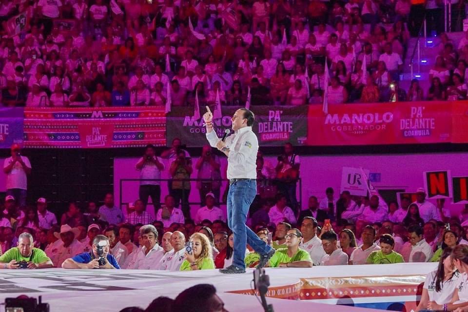 RONOFRE58's tweet photo. Esta tarde acompañe a mi amigo Manolo Jiménez Salinas al evento región laguna #PaDelanteCoahuila 

En equipo tenemos la experiencia, la juventud y la capacidad de llevar a #Coahuila al siguiente nivel

Este próximo 4️⃣ de junio ¡VAMOS A GANAR! https://t.co/dX4B0LZs8e