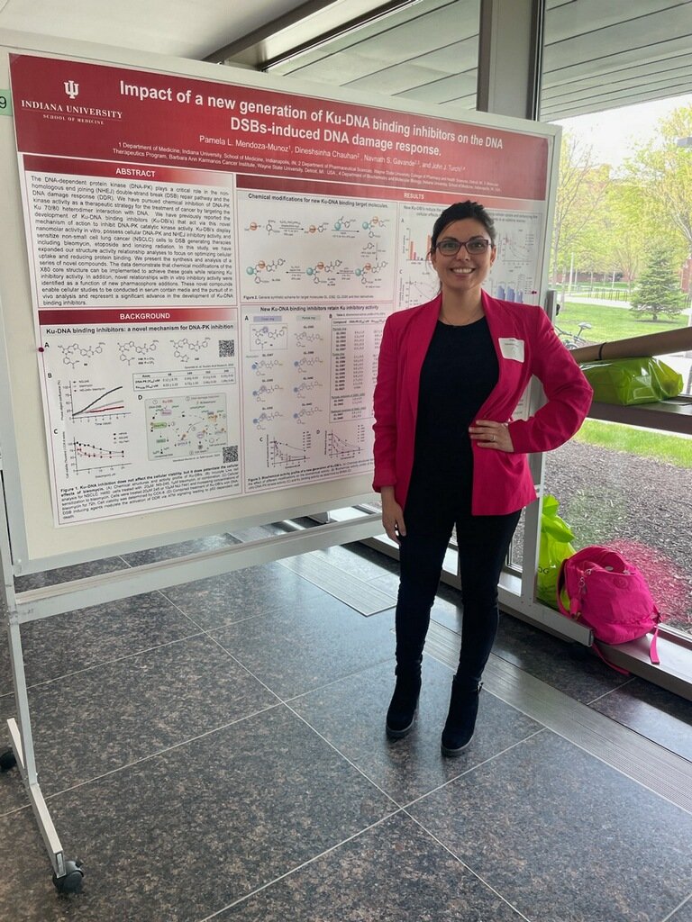 johnturchi's tweet photo. The Turchi lab being well represented @ #MidwestDNArepair conference! https://t.co/GfyCBz2Ne2