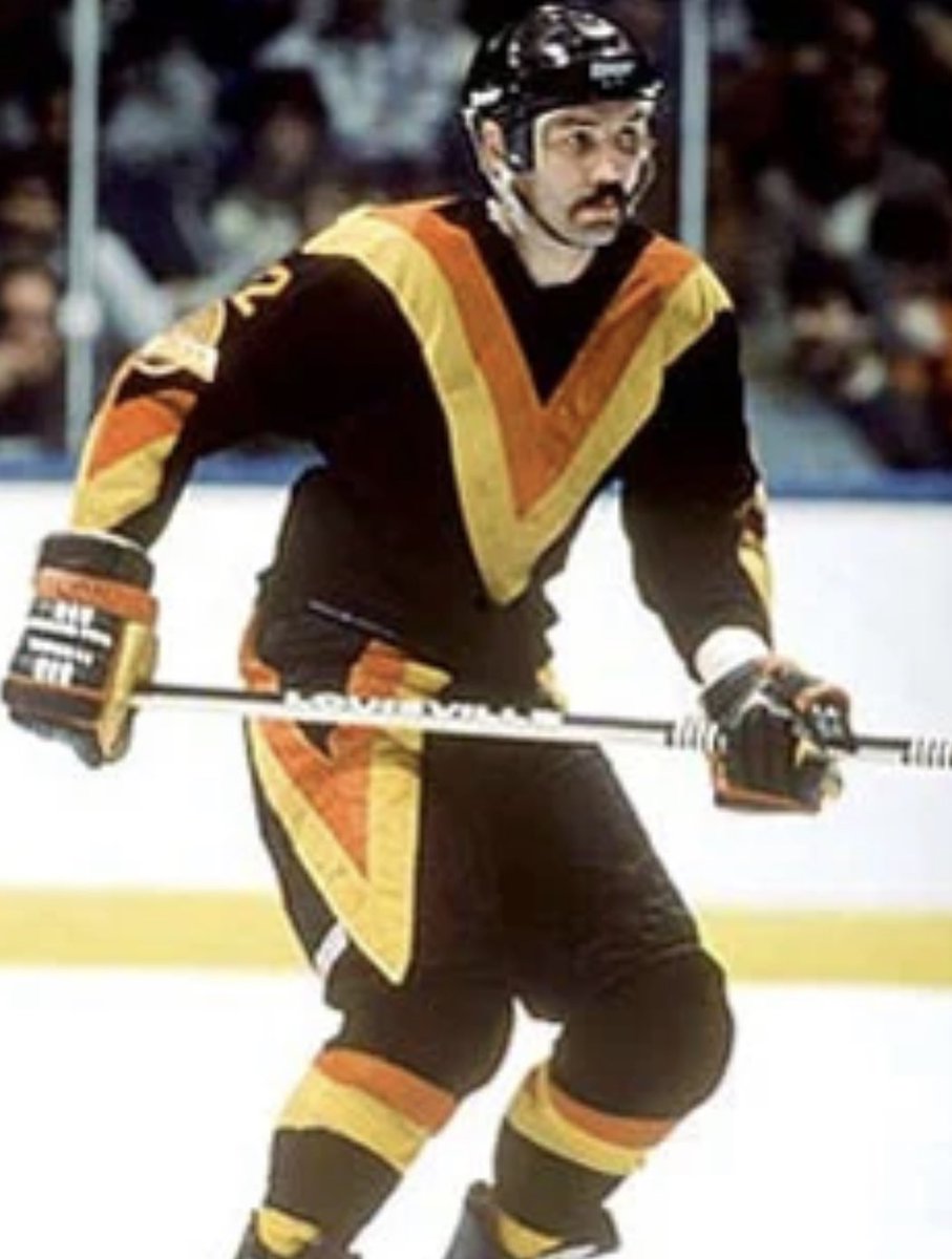 TurningMan2008's tweet photo. @DaBeautyLeague 1978-79 Canucks https://t.co/WmFGXGjA0u
