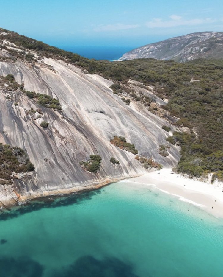Don't let the name fool you! Misery Beach is a beautiful yet small and secluded north-facing beach that offers shelter even in the worst weather conditions. 😍

📸: @rollingroundaus

#friendsofjayco #teamjayco #jaycoaustralia #letsgojayco #caravanningaustralia #australianroadtrip