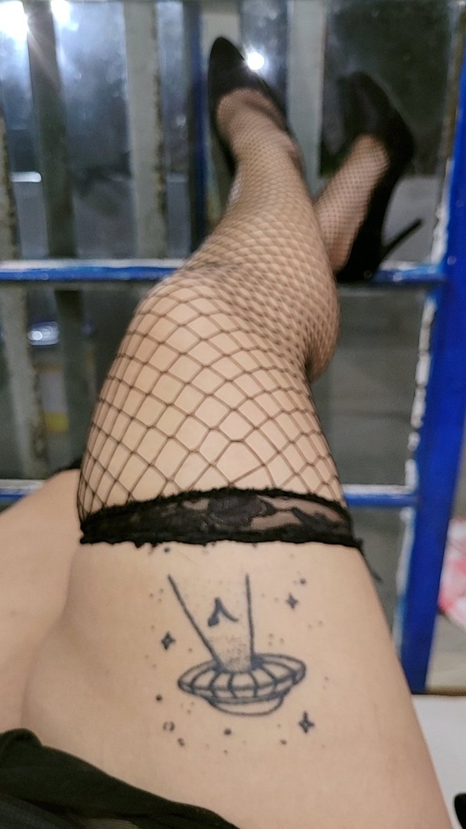 LillyCarneiro3's tweet photo. O salto coça pra dar uma pisadinha! Será que você merece?  #femdon #findom #dominatrix #domme #bdsmِ #submissão #moneyslaves #cuckold https://t.co/p7U9CvZtZl