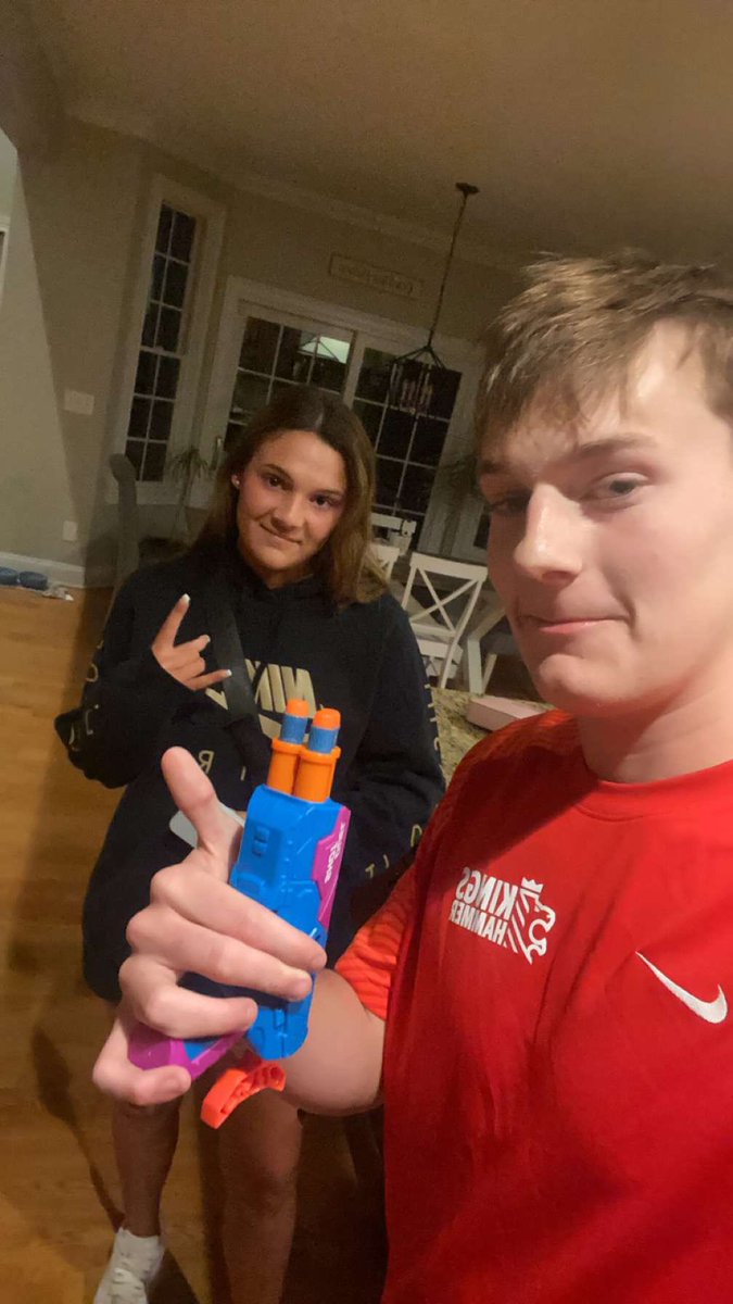 Ziggy with a clutch kill. Dart dildos take the lead 2-1
