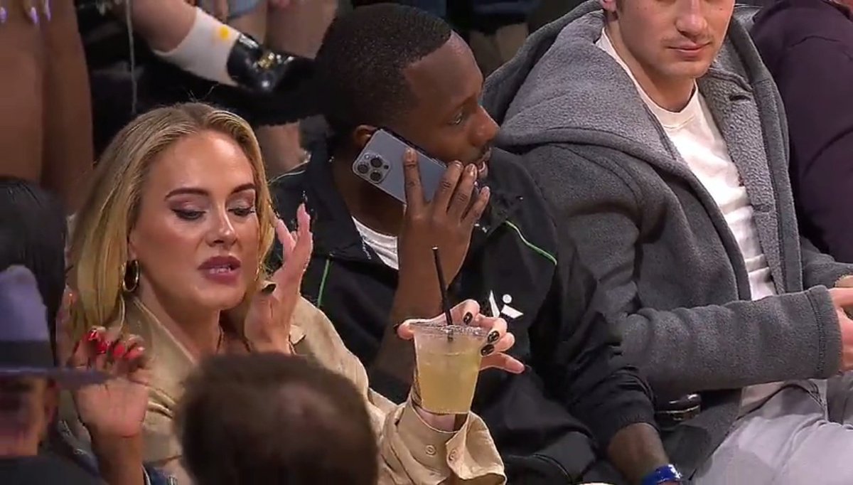 bp_adele's tweet image. Adele [with Rich Paul] sitting courtside in LA Lakers vs. GS Warriors Game 3 

#Adele