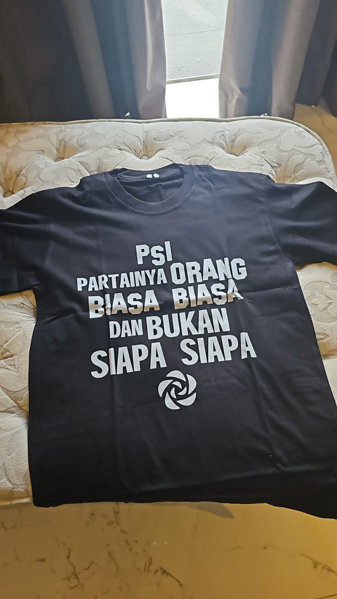 Seperti biasa...
Sebagai warga biasa...
BroMin mau bagi2 kaos biasa dengan desain biasa...

Biasa aja, cukup kalian buat quote dengan kata biasa… biasa kan? eh bisa kan?

ada 5 kaos buat quote tweet yang paling biasa😁