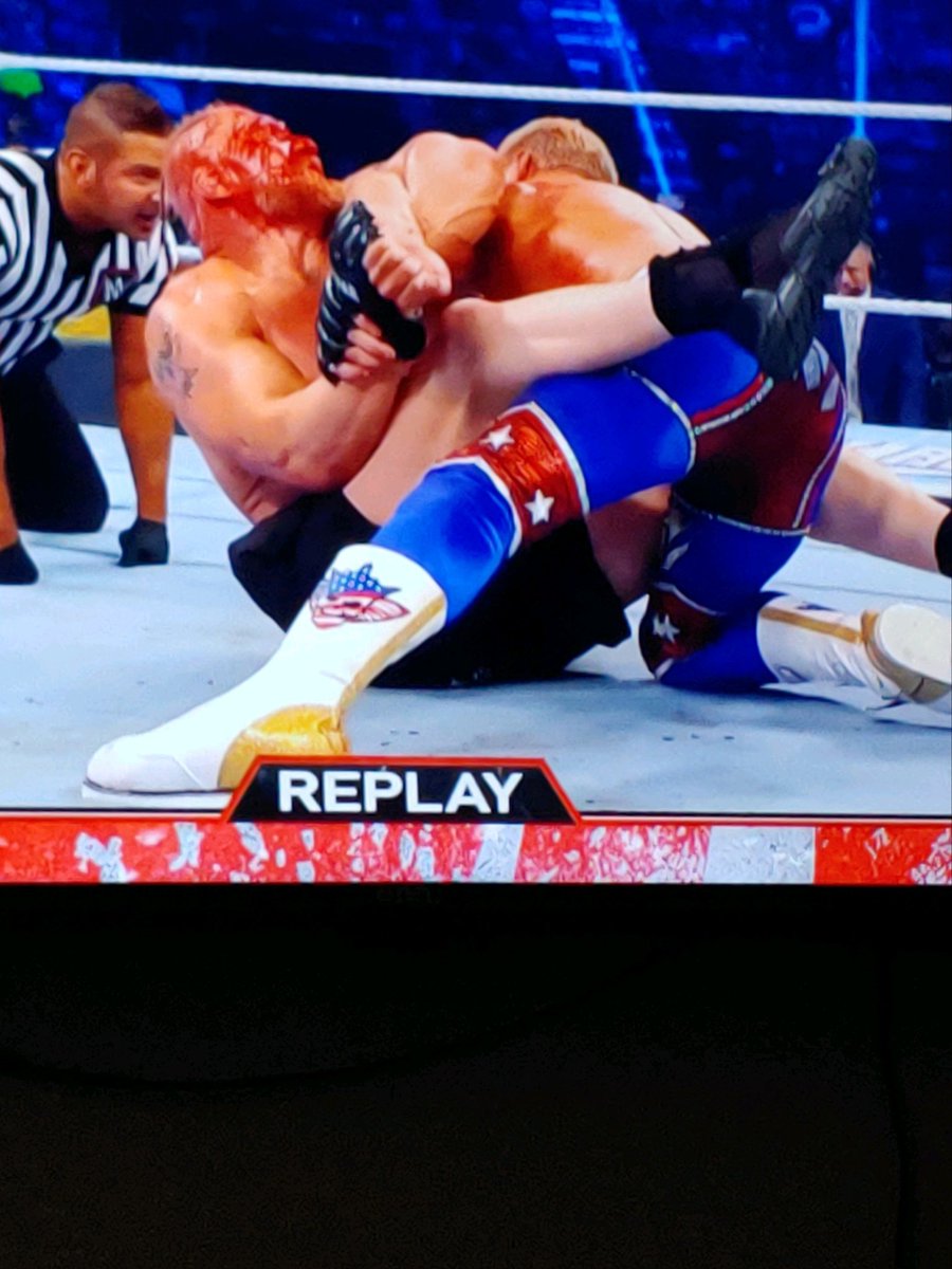 _Sui_Generis___'s tweet photo. Keep your blood to yourself! 🤢 #backlashwwe #Backlash https://t.co/zeOig9onkQ