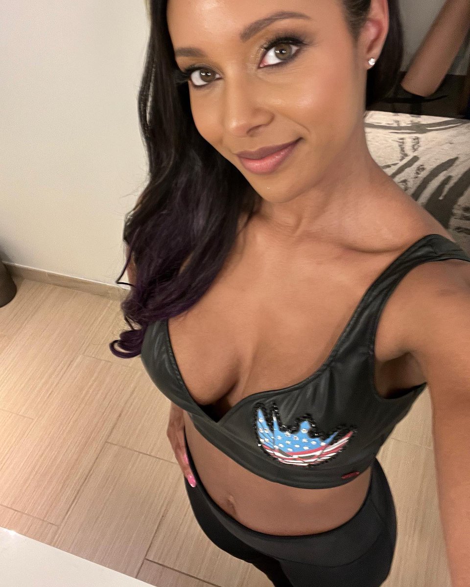 Brandi Rhodes on Twitter: "Nice job papi 🇵🇷 #WWEBacklash"