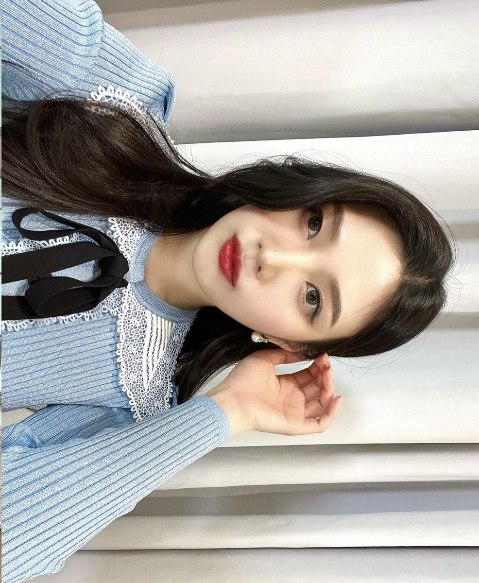 nezuverse's tweet photo. La rolita que esta invadiendo mis sentidos en este bello día es nada más y nada menos que #𝔟la𝚌kᗢ𝑚äm𝚋a 🐈‍⬛ interpretada por unas gaturras que sinceramente estan a un pelo de gato calvo de robarme el corazón. I love the #𝔣i𝕣st·𝚖eō𝚠l𝕠𝚍y so bad. 🩷

𝑚oomin's ೀ 𝑙ullabies https://t.co/gGohn9iPs9