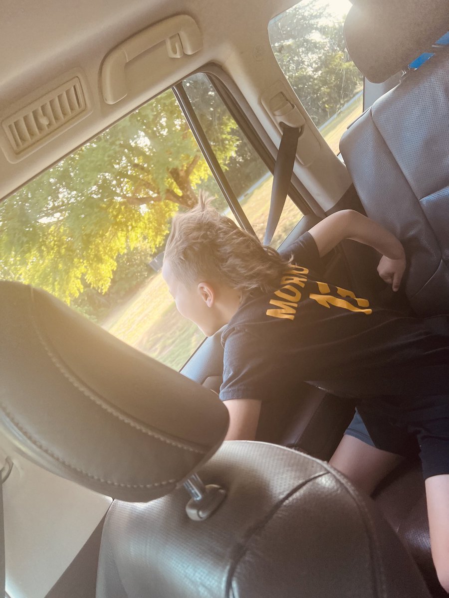 LiamScotM's tweet photo. L: Mom, I want to hang my head out the window &amp; see if I can get my cheeks to shake like a dogs. Me: ok🤣🤷🏼‍♀️ https://t.co/0Rl3feYgiP