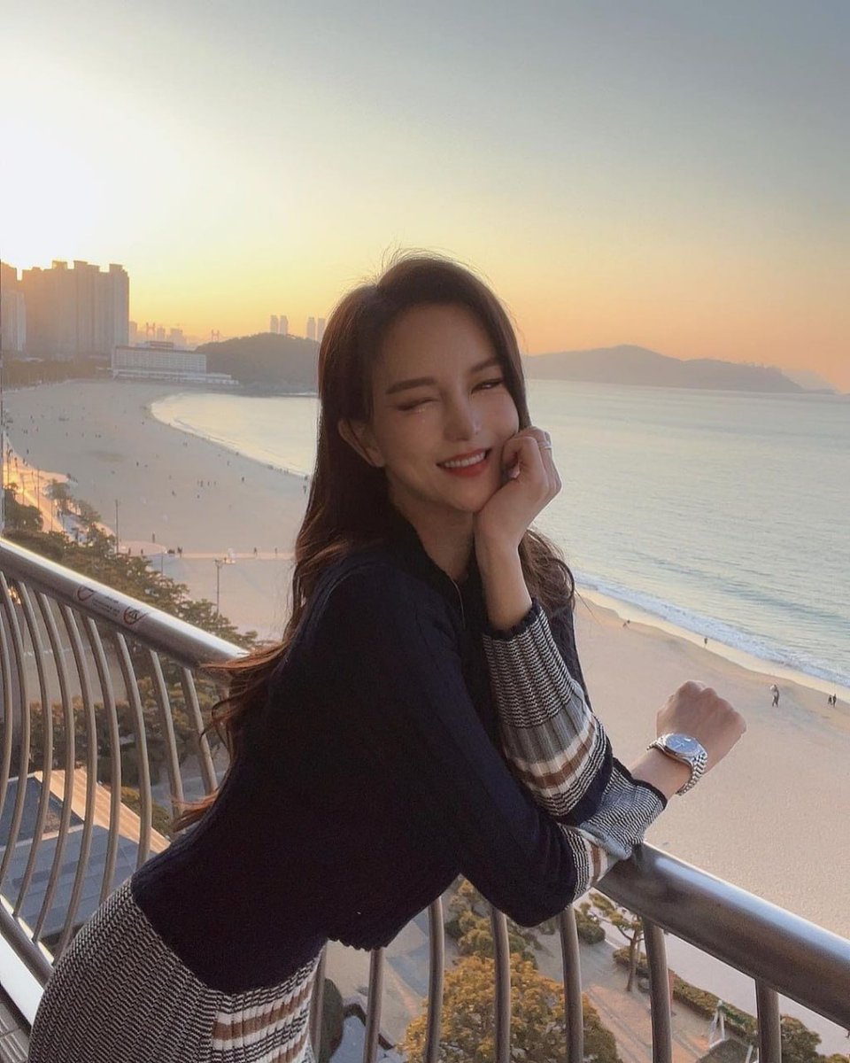 Na_ehed's tweet photo. "Always believe in your ability and never give up on your dreams. Passion is the fire that lights up for success."#sea #sky #clouds #water #nature #single https://t.co/BOwrCBwWCt