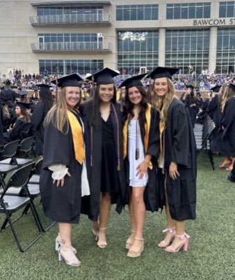 CruSoftball's tweet photo. 🎓Congrats Graduates 🎓 
We are proud of you! #crusoftball #studentathletes 
@izzyrg28 @Jessica2_3 @kami_flores11 Lexi Harris https://t.co/4Fr02Cx8vr