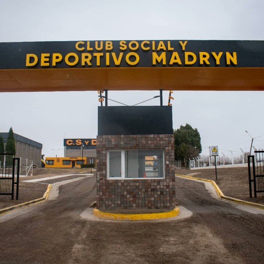 ClubMadryn's tweet photo. Estamos atravesando un momento único a nivel deportivo e institucional. Son tiempos que seguirán marcando el rumbo de nuestra historia.

Hoy celebramos nada más y nada menos que 99 años de vida, de victorias y derrotas, de lágrimas de alegría, y también de las otras. Pero siempre orgullosos de esta bandera, que significa mucho más que dos colores.

Es la bandera de nuestra familia, de la gente del aurinegro, de sus hinchas, sus jugadores, dirigentes y aficionados. Es por la que avanzamos todos los días pensando en mejorar siempre un poco más.

Porque somos conscientes de lo logrado, de lo que hemos conseguido entre todos. Pero lo más importante, es lo que somos cuando estamos todos juntos, y lo que seremos a futuro!

Feliz aniversario para este club que se ha convertido en nuestra casa,  y para cada uno de sus hinchas, que son parte fundamental de la historia que escribimos, y de todo lo que aún nos queda por escribir!

Ricardo Sastre - Presidente