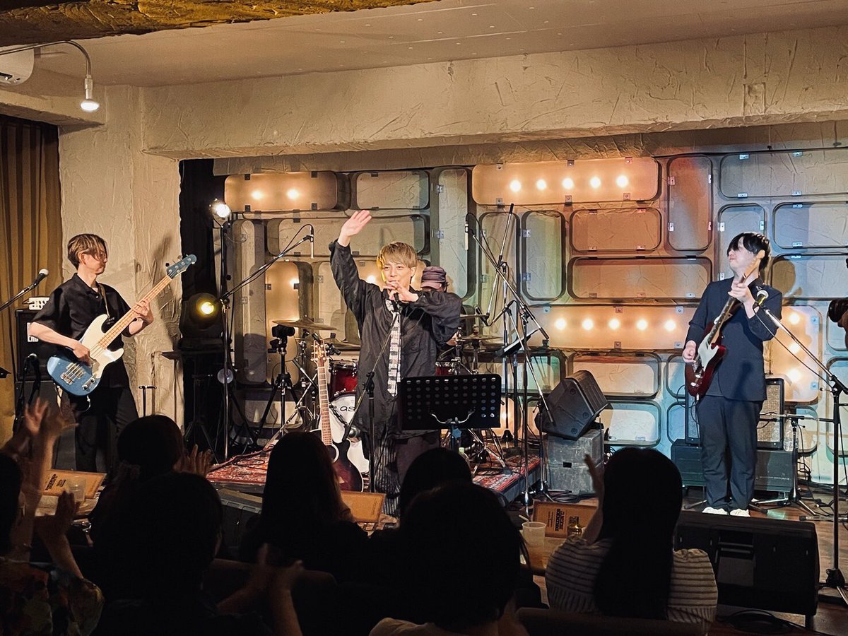 SPIRAL_SPIDERS's tweet photo. 5/6米原幸佑ソロツアー「connect」バンドセット、GrapeFruitMoonへのご来場ありがとうございました！
また演りたいですね、楽しみにしています。
本日はツアー最終日、下北沢ニュー風知空知での開催です。応援よろしくお願いします☆ https://t.co/1zSavckoUT