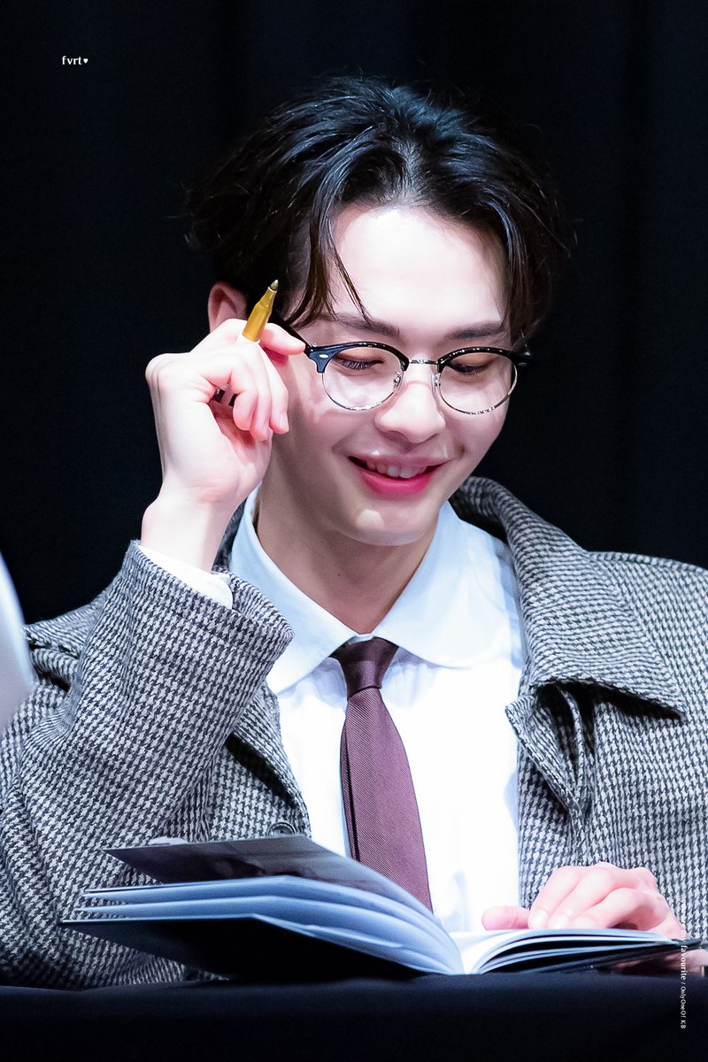 230506
탐정사무소 갔다가 사랑고백만 하고 나올듯

#OnlyOneOf #온리원오브 #オンリーワンオブ 
#KB #규빈 #신규빈 #キュビン
#seOul_cOllectiOn #seOul_drift
<a href="/OnlyOneOfmember/">온리원오브</a>