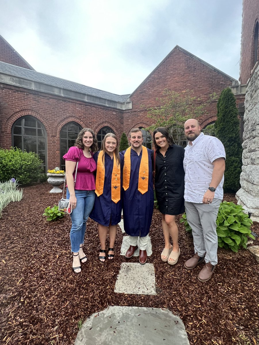 M_Galluzzi's tweet photo. Celebrating Ben and Abby graduating from UTC College of Nursing! #ProudMom https://t.co/FOGXcGuzWJ