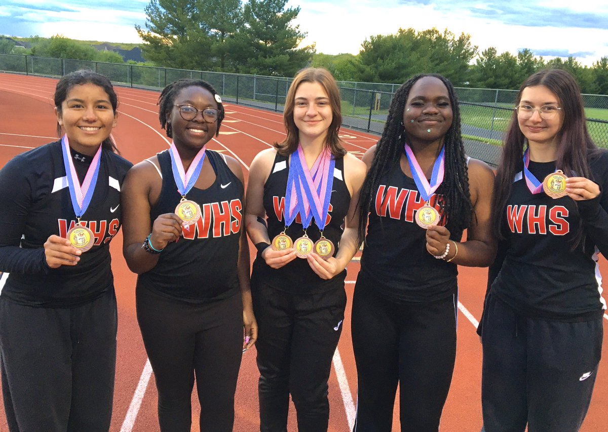 WHSTracknField's tweet photo. At the GMC Relays In the throws, The Barrons Key to a division🏆plaque, our girls took 3rd in discus- Kaitlyn🥉Aj🥉Amna🥉 3rd in Javelin- Kiera🥉Kaitlyn🥉Christina🥉, 4th in shot put- Triumphant🏅Kaitlyn🏅Grace🏅Great job ladies & keep Improving! #WeAreBarrons #improvingdaily https://t.co/GkseXjH9Sx