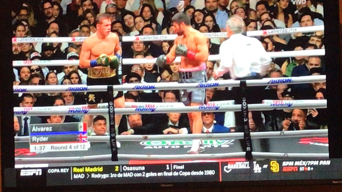 13_percenter's tweet photo. Getting to watch all the boxing matches for free… Mexico for the win 🥊 https://t.co/R4knw112RX