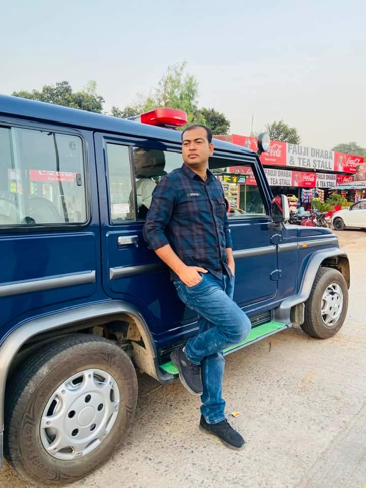 दुनिया को अक्सर वो लोग बदल देते है,
जिन्हें दुनिया कुछ करने लायक़ नहीं समझती।