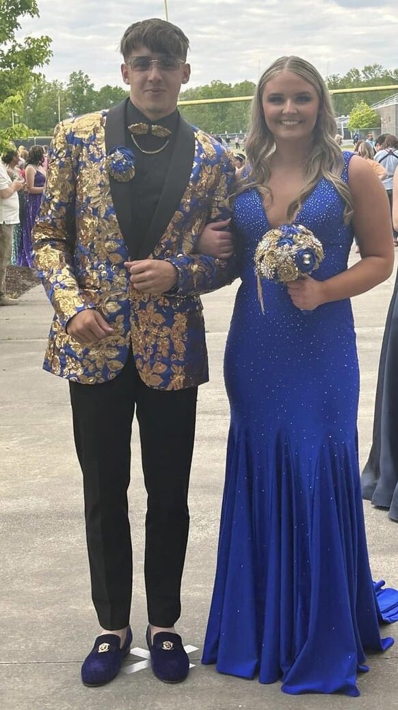 Beevo17's tweet photo. Senior Prom https://t.co/lA83J0rhuN