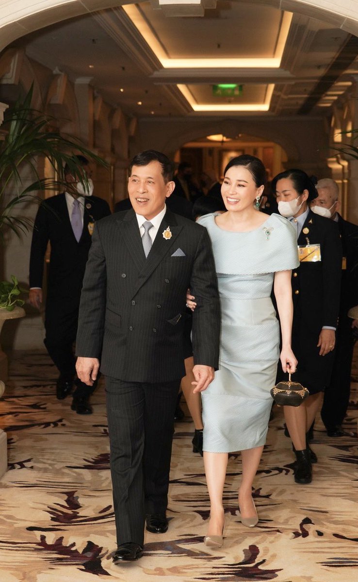 23Matthew21's tweet photo. ในหลวงสมเด็จแม่ ทรงพระเจริญค้าบ 
🙏💛💜☺
#ในหลวงรัชกาลที่๑๐
#พระราชินีสุทิดา https://t.co/pFOM2eJ080