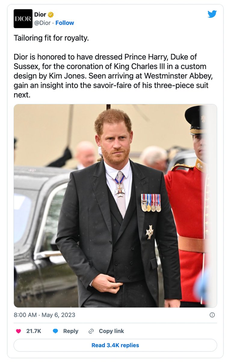 FLTOgolfguy's tweet image. exactly what he (#InfluencerHarry, #MerchingHarry) promised QE + KC that he would never do!