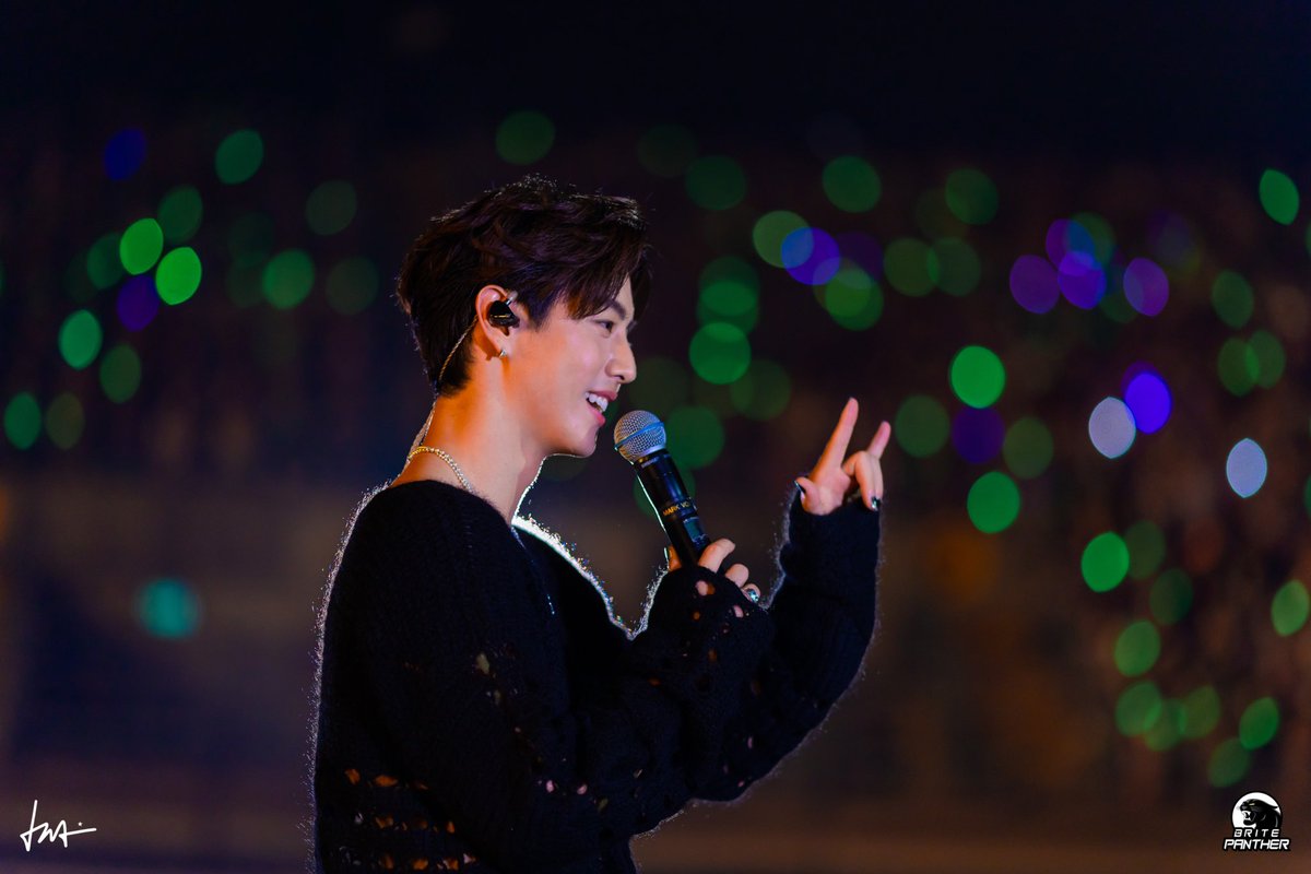 brite_panther's tweet photo. Mark Tuan 'the other side' ASIA TOUR 2023
IMPACT ARENA BANGKOK - DAY2 

#1
 
 #theothersideasiatour_BKKD2
#MarkTuan #Mark
#theothersideAsiaTour
#BritePanther #Thailand
#Bangkok https://t.co/dQvQQVhxkl