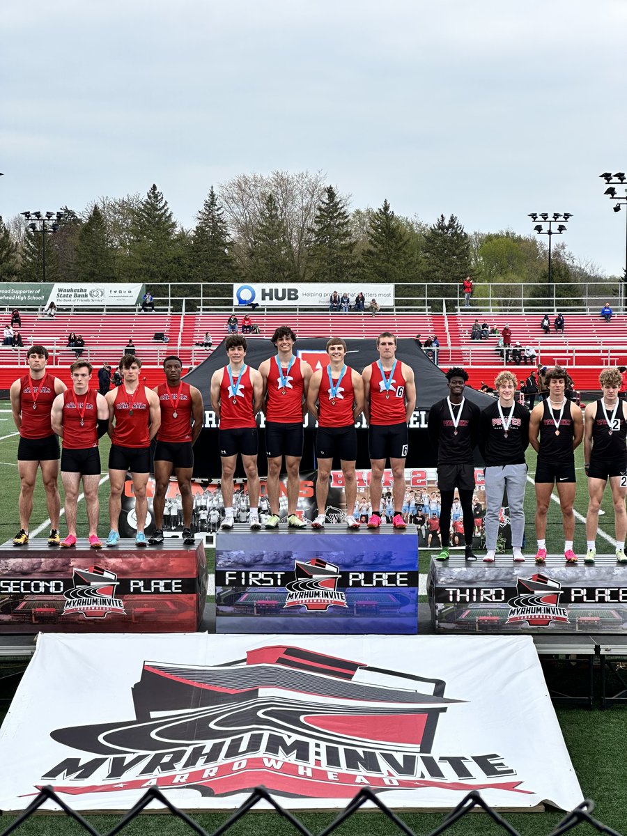 🚨SCHOOL RECORD ALERT🚨 Bojar, R. Borckmann, <a href="/CarterPearson31/">Carter Pearson</a> and <a href="/haupert_luke/">Luke Haupert</a> take down last year's 4x1 mark, sub 43 for the first time in PKE history, and grab a podium spot🔥🔥