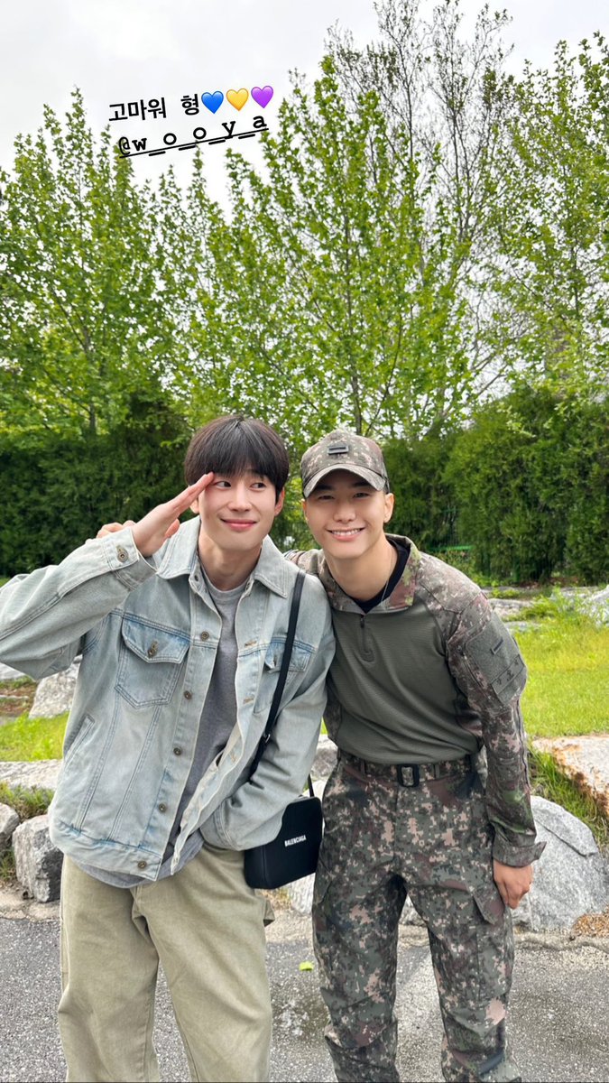 2seungthinker's tweet photo. 2seung crumbs are extremely hard to come by these days… eat up my fellow 2seungers 🥲😫😫😫😭‼️💕

♡ ———
#VICTON #빅톤 @NewWorld_VICTON @VICTON1109 #seungwoo #seungsik #2seung https://t.co/cA7BJUP4Dq