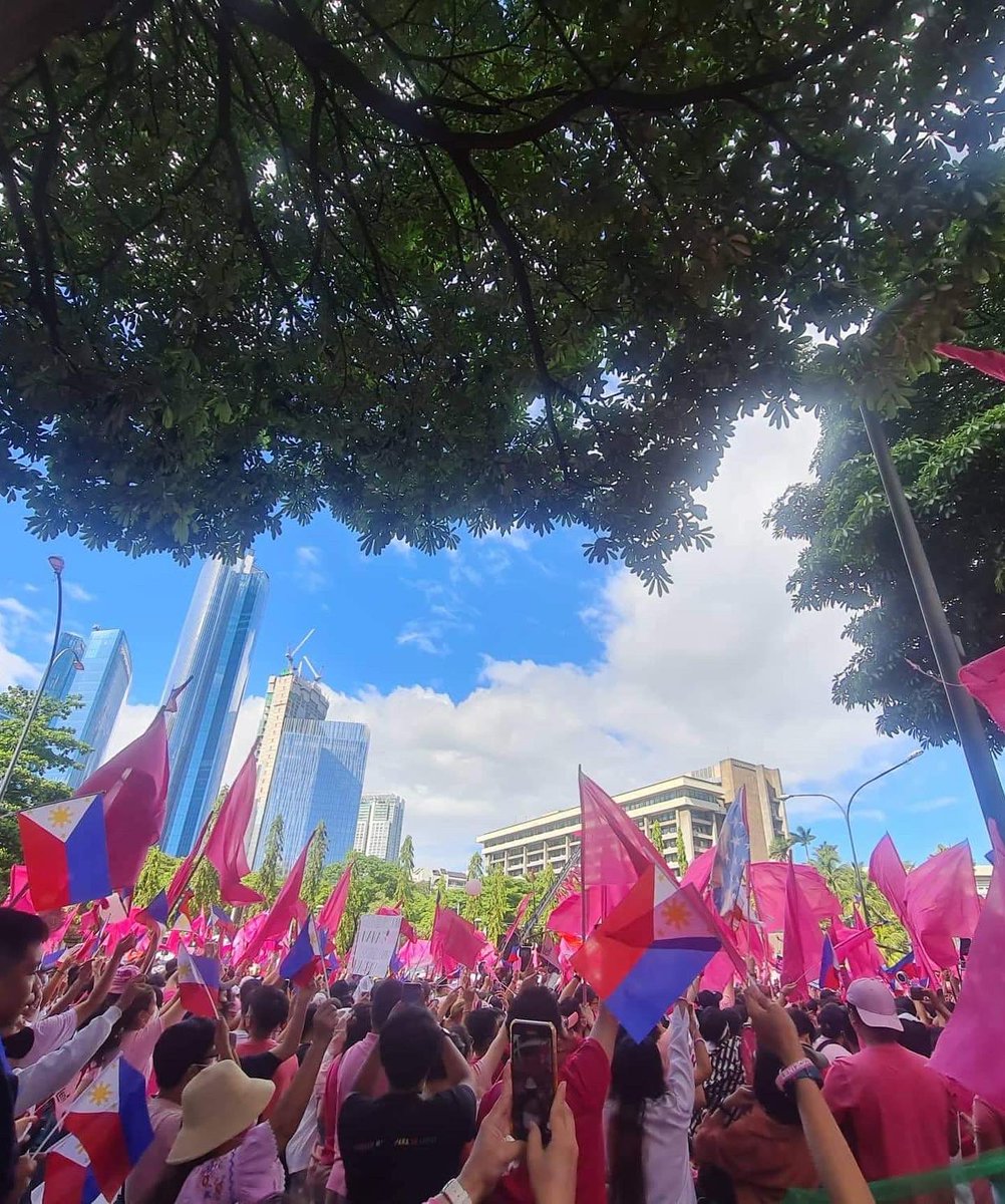 bel_eyadan's tweet photo. @dumidyeypee Wooooohoooo ang mga tumindig!!!
@lenirobredo @hontibredo @PinoyAkoBlog @ogiediaz @vicegandako @kikopangilinan https://t.co/KztkeRaELD