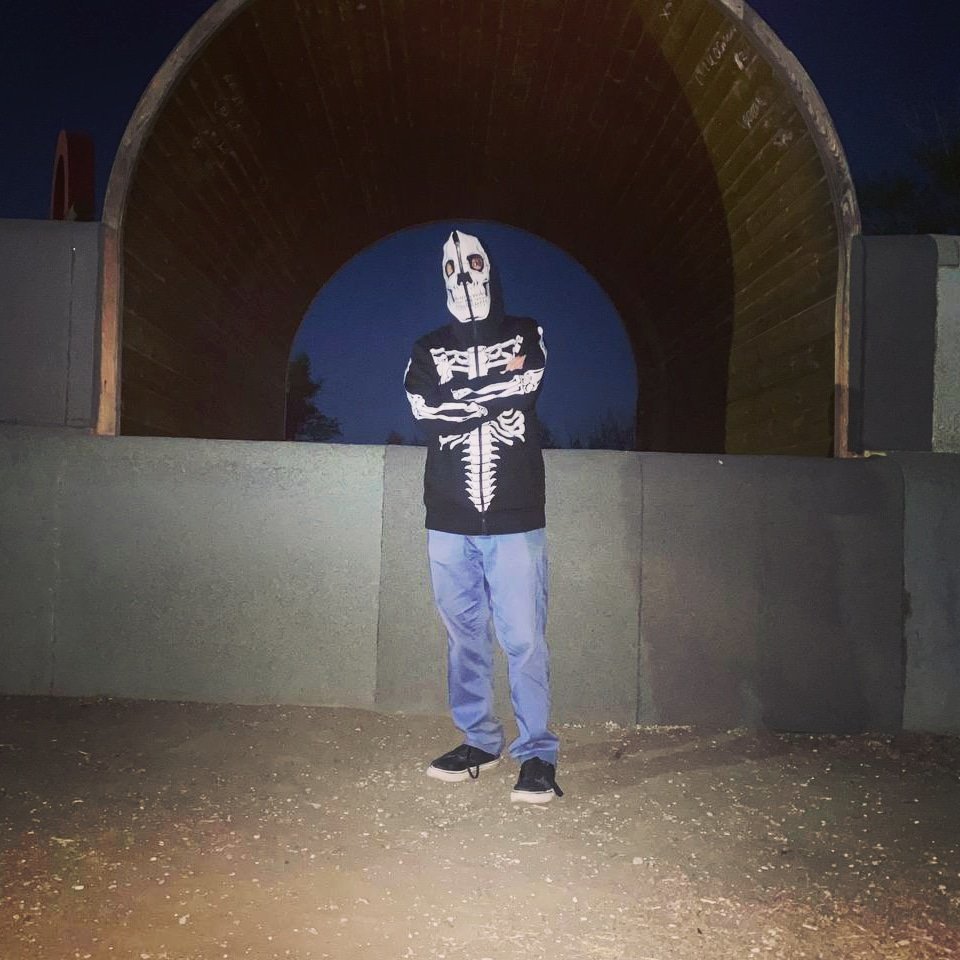 Ne_Kitov's tweet image. Night in the park.
#dark #darkaestetic #streetwear