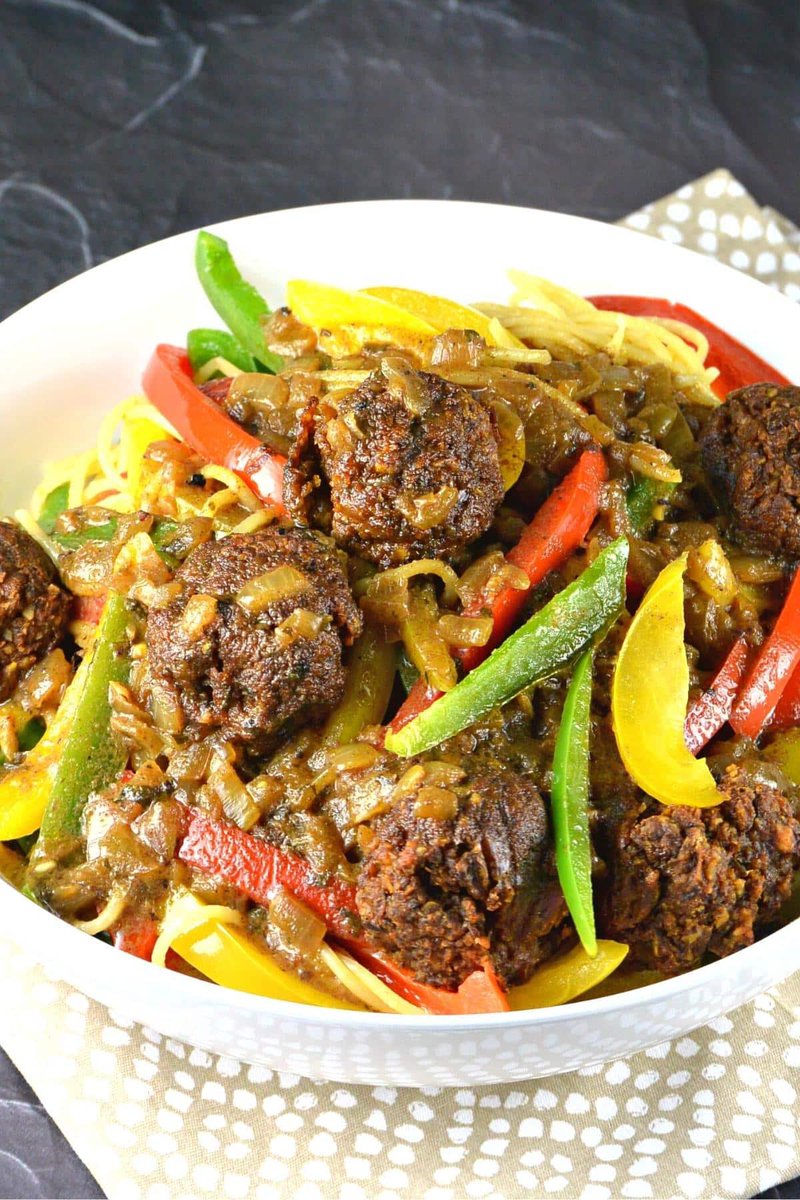 schmoozequeen's tweet photo. #Vegan Rasta Pasta with Walnut Balls & Sweet Peppers🏝️
#Caribbean #VacationFood
#Walnut #Meatlessballs #linguini and #bellpeppers tossed in a flavorful #coconutcurry sauce. #Jamaicanjerkseasoning
#VeganFood #Plantbased #Jamaican #Caribbean #Pasta
https://t.co/jkeDMWERPO https://t.co/v52LulNqXF