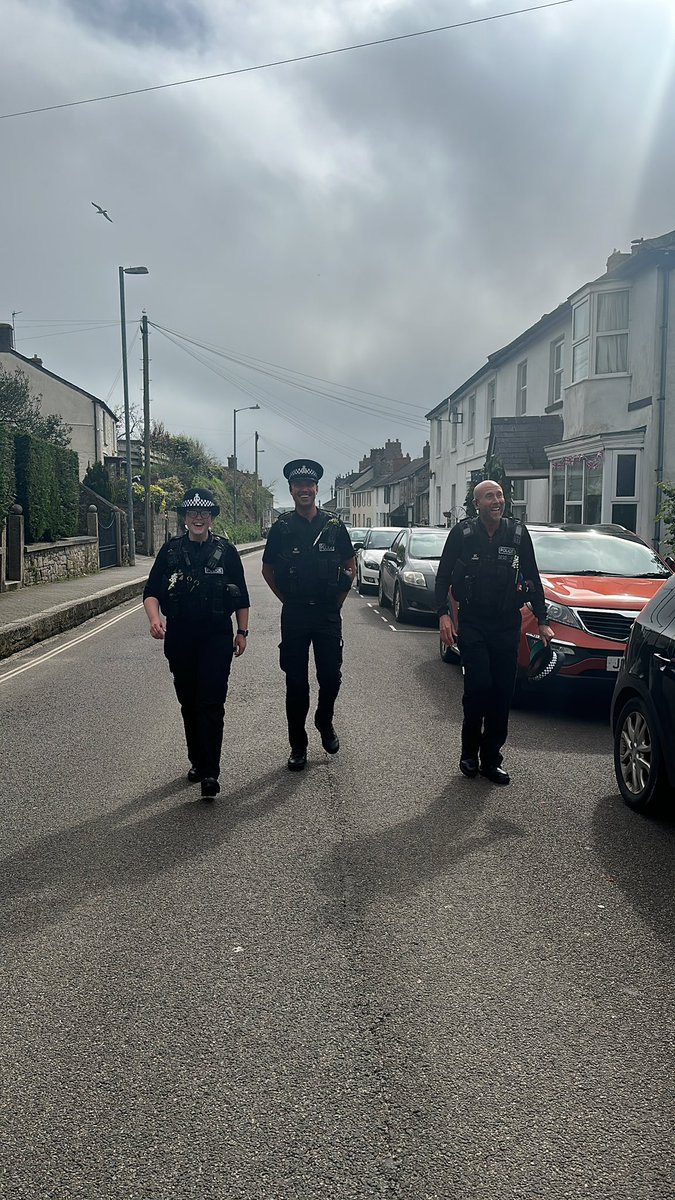WCSpecials's tweet photo. 🎉🎵Happy Police Officer birthday to youuuuu🎉🎵

A year ago today Adam, Rachel &amp; Dave received their policing powers and joined our team!👮‍♀️👮‍♂️

They’ve given up hundreds of hours of their time to support their communities, attended tons of events &amp; been a real asset to the team. https://t.co/ZStxqumwsd
