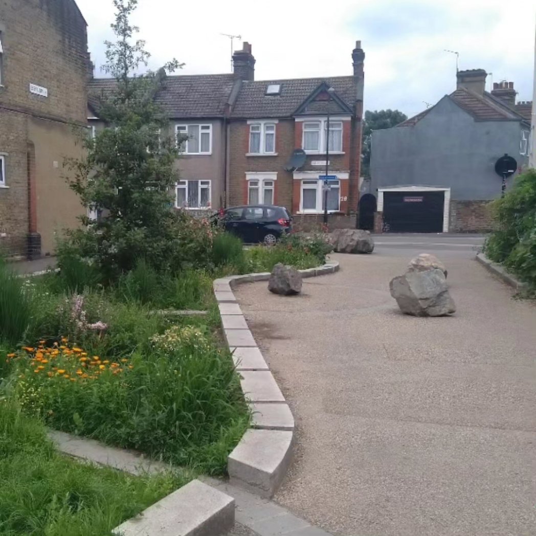 Essex Road Rain Gardens, Coppermill

Leading to St James park, this small intervention has transformed what used to be an unwelcome area for pedestrians

Where would you like to see one? 

#healthystreetshhlp #healthystreets #highamhill #raingarden #suds #climatecrisis