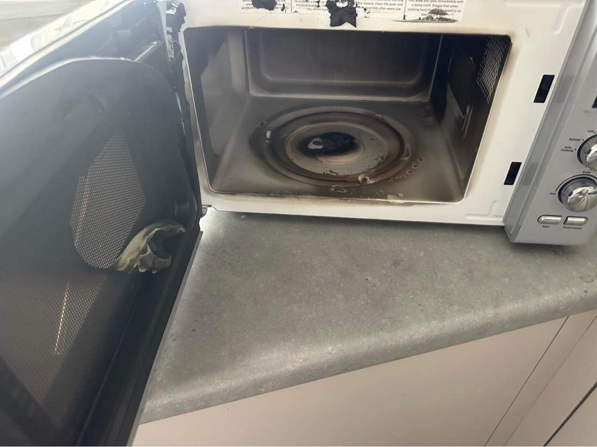 GeorgiaT98's tweet photo. @MAMBABYUK we have been using MAM bottles now for 8 months, haven’t done anything different but our microwave has just set on fire? Please help https://t.co/tI9CT2TFtr