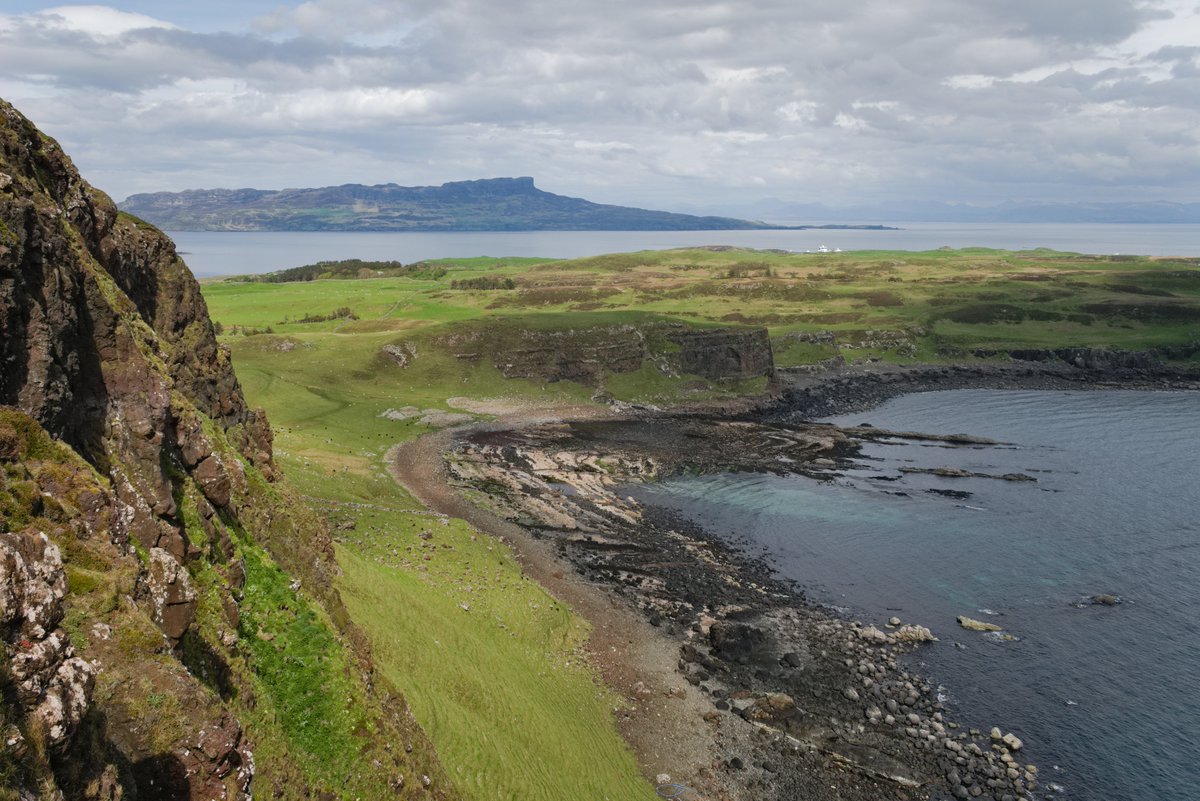 Katie Featherstone (Scotland/Iceland) (@featherytravels) on Twitter photo Looking down on Camas Mòr, central Muck, and Eigg in the distance - from Beinn Airein yesterday.
#IsleOfMuck <a href="/VisitSmallIsles/">Visit Small Isles</a> #InnerHebrides Looking down on Camas Mòr, central Muck, and Eigg in the distance - from Beinn Airein yesterday.
#IsleOfMuck <a href="/VisitSmallIsles/">Visit Small Isles</a> #InnerHebrides