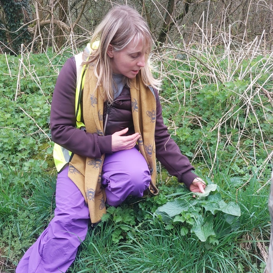 HeartofKentWalk's tweet photo. On 1 April, Claire took 20 walkers on the 'Herbal Medicine and Forest Therapy Walk' as part of the HoK Walking Festival 2023!

The group used their senses to explore how to identify plants, with Claire explaining the benefits, and connected over their love for nature. https://t.co/JQu6ikiMSn