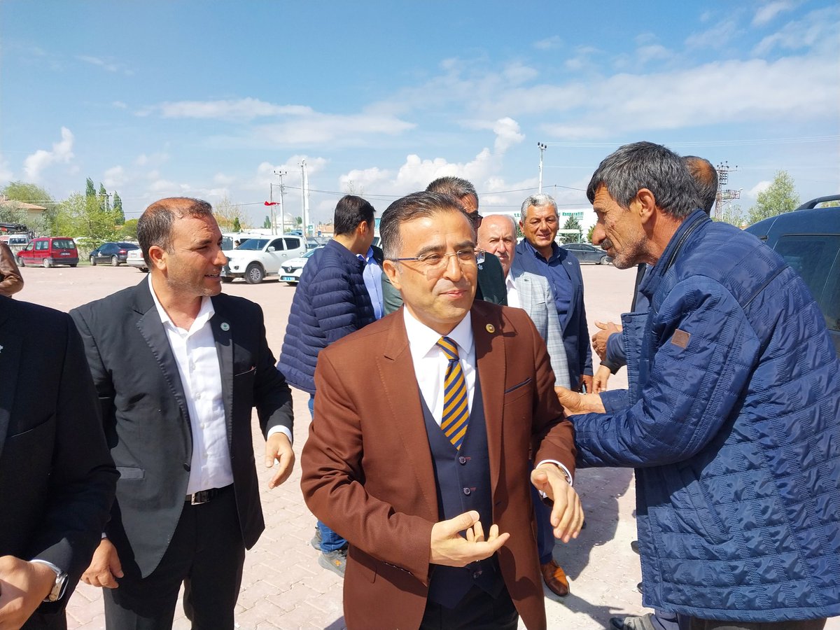 OmerrUnal's tweet photo. Bismillah diyerek bugün Karatay ilçemizde Mv. Adayımız Sn @bektasbaris ve Millet ittifakı il ve ilçe Yönetim kurulu üyelerimiz ile  birlikte Ovakavağı Mahallemizdeki esnaflarımızı ziyaret ederek 14 Mayıs için destek istedik
@Ahmet_Davutoglu https://t.co/QkBH34mjC5