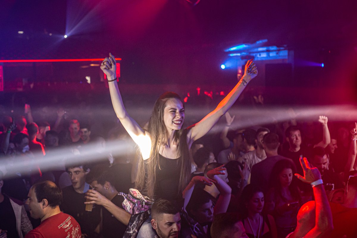 Menos de una semana, y tod@s bailando otra vez con esta sonrisa en Makineros. 😍