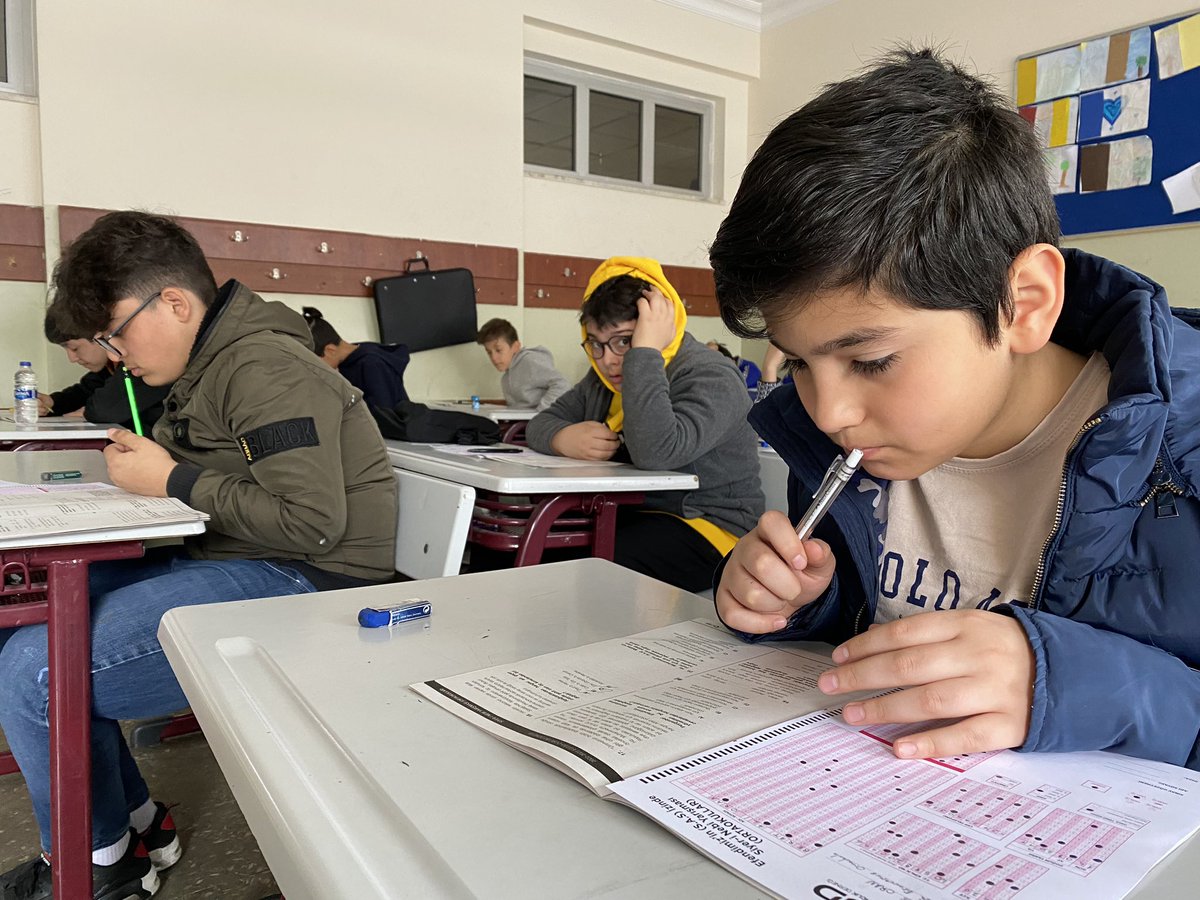 agdkcekmece_'s tweet photo. Ortaokullar Düzeyi Siyer-i Nebi Yarışmamızı bu yılda ilçemizde yüzlerce gencimizin katılımıyla gerçekleştirdik. Tüm öğrencilerimizin, Efendimizin(sas) izinde bir hayat yaşamalarını temenni ediyoruz.

#BenimİçinSiyeriNebi
#AhlakveManeviyat
#GençlerEfendimizinİzinde
#SiyeriNebi2023 https://t.co/BPRBetzyrv