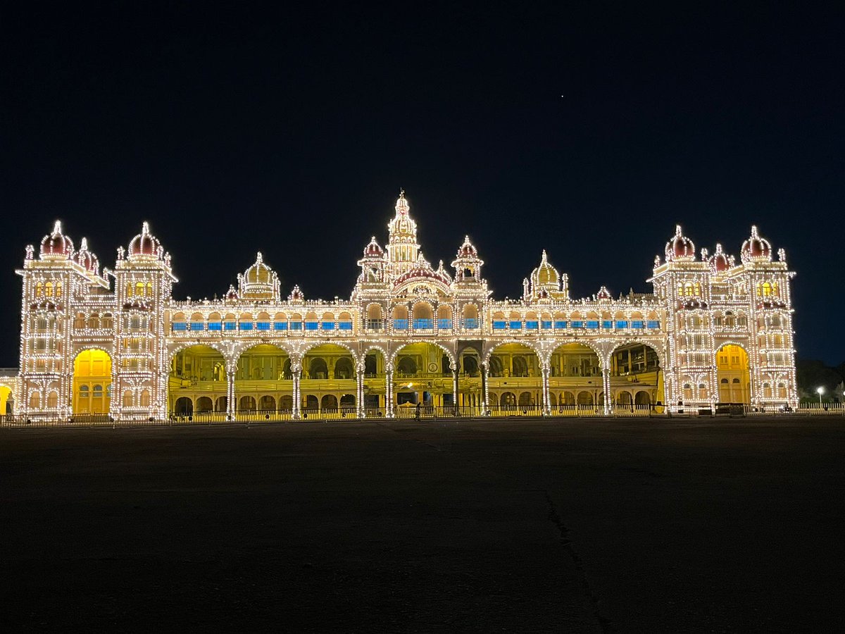 rahulkira___'s tweet photo. One of my favourite cities to live in is definitely #mysore 

Have you guys travelled to Mysore ? 

Also suggest a place in #northindia which gives similar #vibe https://t.co/huexyeY2xY