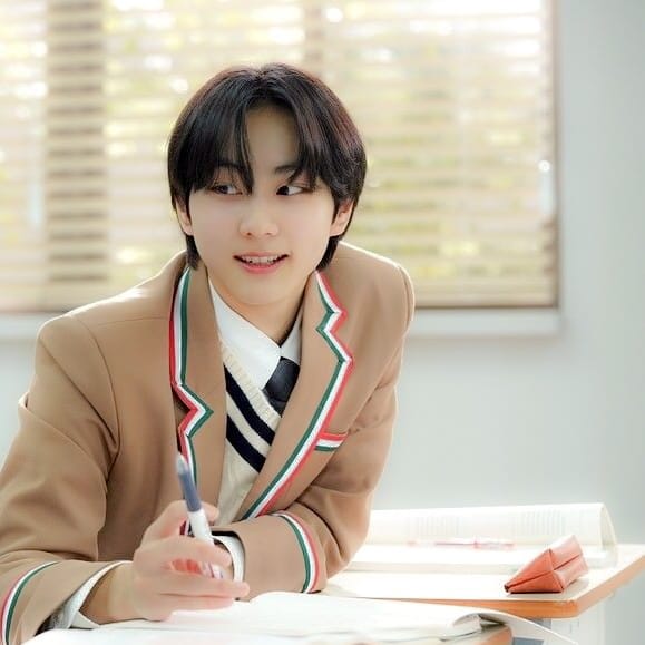 iluvnoo's tweet photo. OS JAYWON - 💌 lost letters / escrito por @strawoatz

Jay decide vertir todo el amor que anhelaba dar a alguien en cartas sin destinatario; sin saber qué giro tendría su vida cuando éstas llegaran a Jungwon, la persona a quien describía en cada una de ellas. https://t.co/tyNDlLeUSv